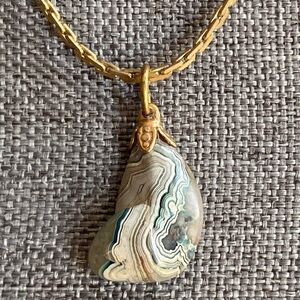 Vintage Banded Agate Pendant Necklace – Gold Tone Chain – 18” – Natural Stone